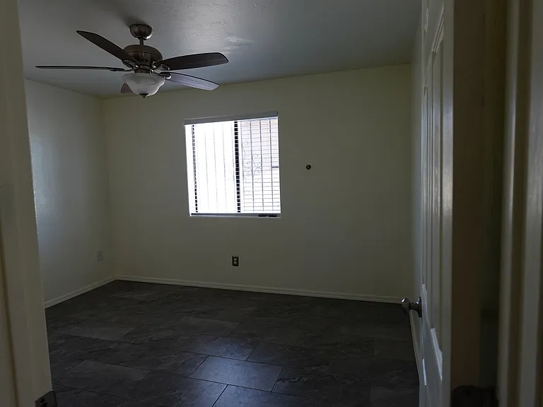 1015 N Columbia Ave — Photo 12