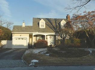 217 Lincoln Pl, Eastchester, NY 10709