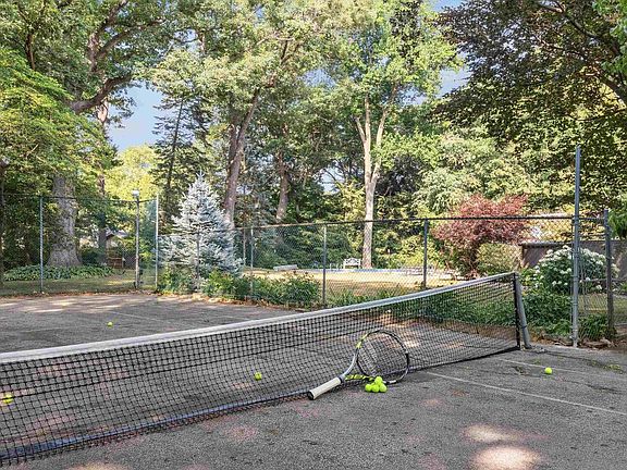 4th image of 3805 11th Avenue Pl
