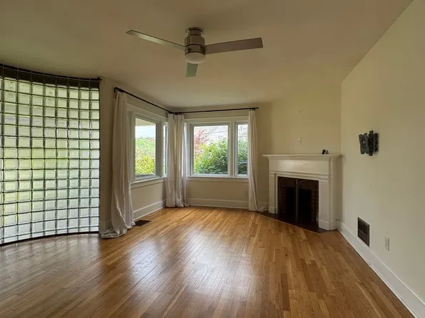 5120 Starkey Rd, Roanoke, VA 24018
