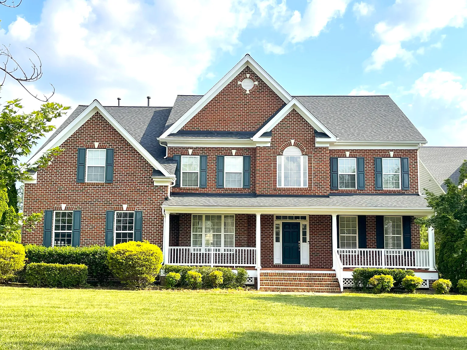 5 bed, 4.5 bath, 4718 sqft, $4,800 — Photo 1