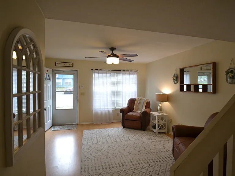 3379 Fox Hunt Dr — Photo 8