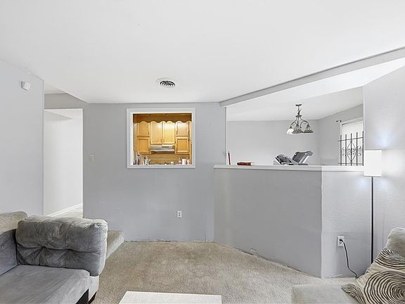 4th image of 9 Belmonte Ct SW