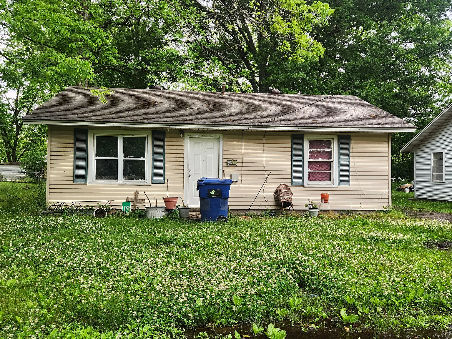 2 bed, 750 sqft, $625 — Photo 1