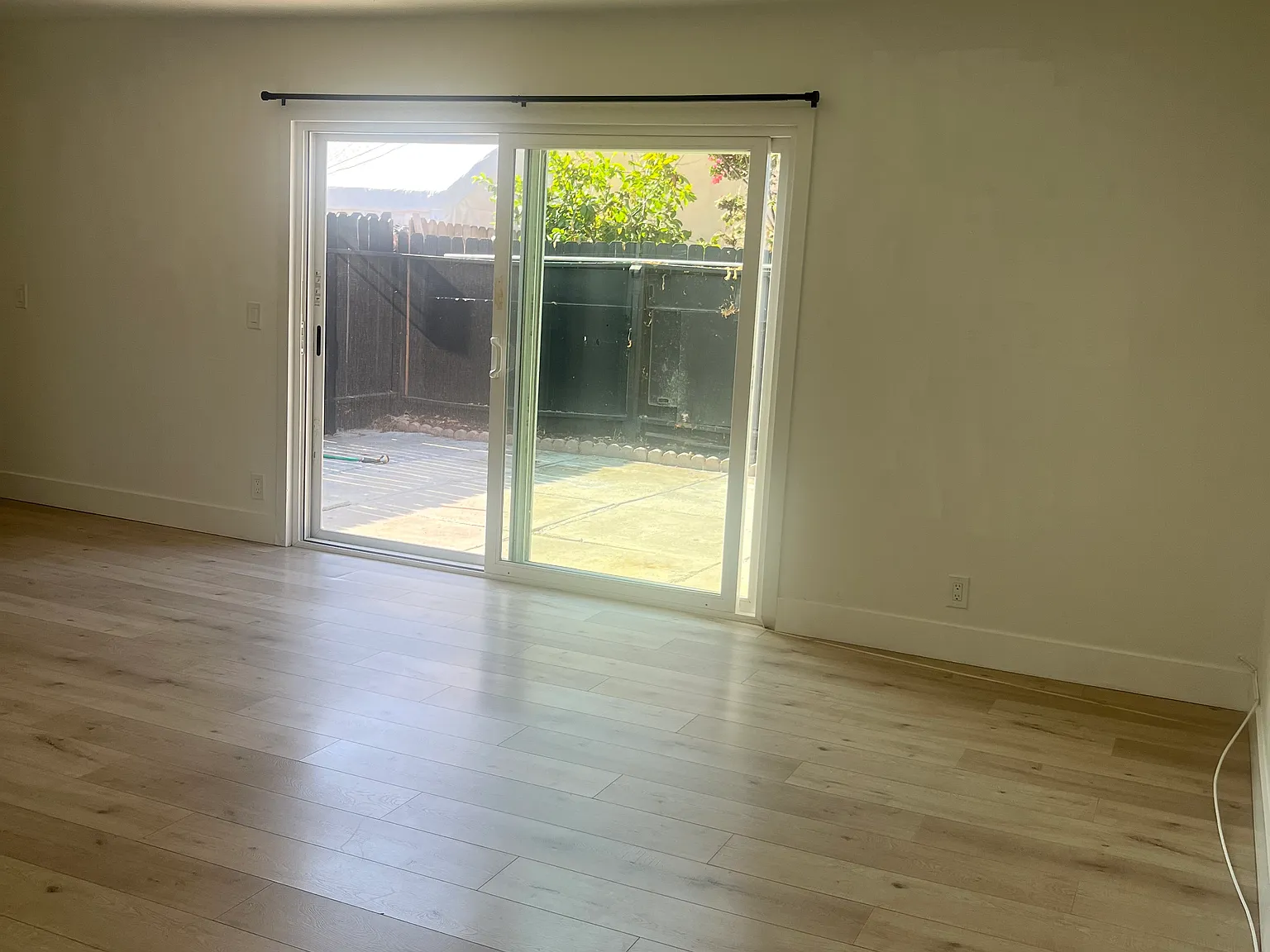 2 bed, 1.5 bath, 900 sqft, $3,500 — Photo 4