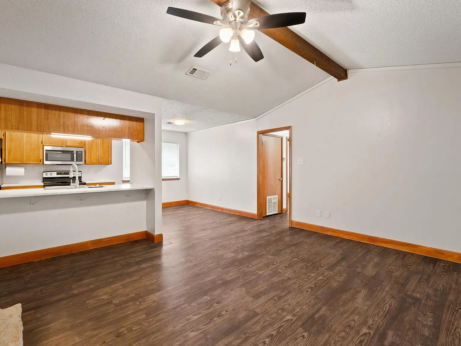 2 bed, 2.0 bath, 1173 sqft, $1,395 — Photo 3