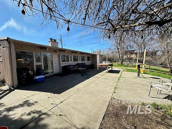 2nd image of 325 W Taylor Ave