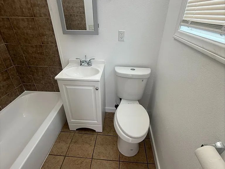 842 Alamitos Ave — Photo 10