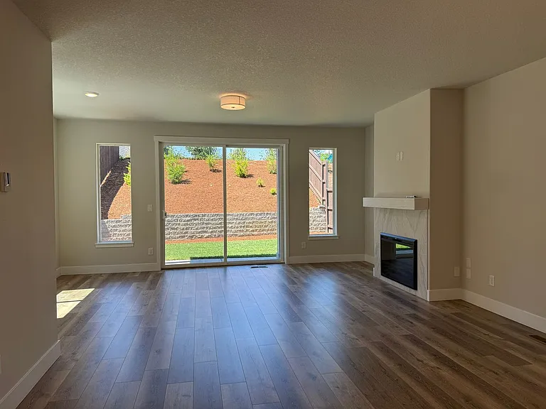9712 NE 29th Ave — Photo 3