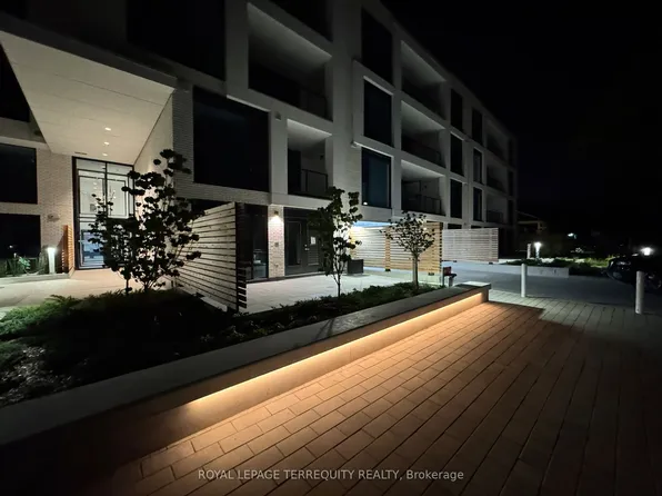 200 Keewatin Ave #301, Toronto, ON M4P 1Z8