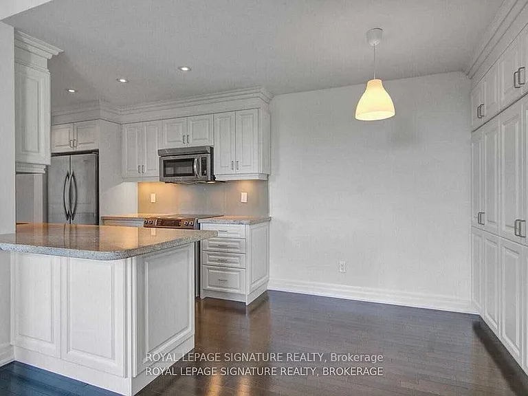 15 Rean Dr #405 — Photo 6