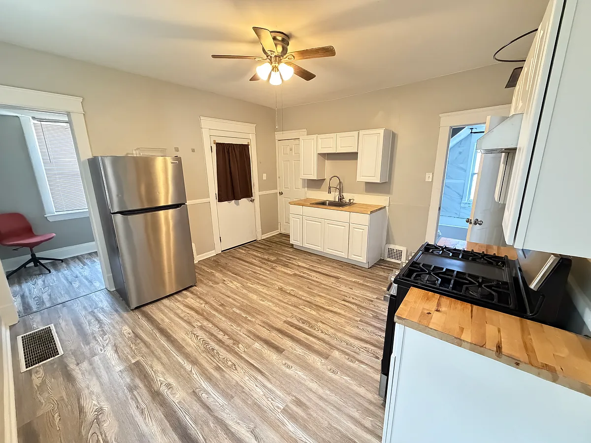 Kitchen - 2105 Murray Hill Rd #3