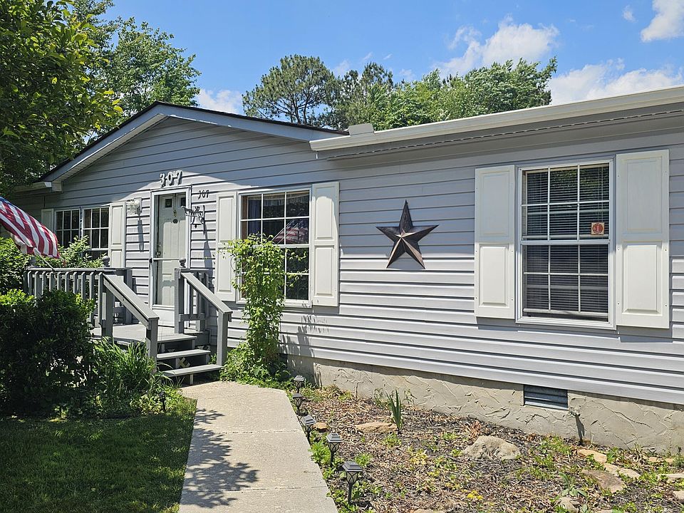 1st image of 307 Dartmoor Dr