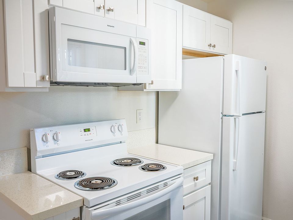 1st image of 3723 Ingraham St APT 3