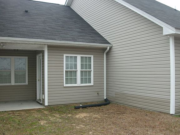 2nd image of 2712 Shire Ln