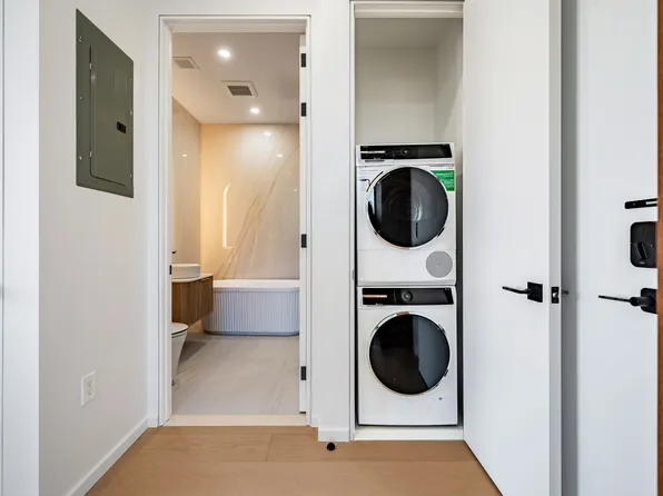 31-16 21st Street image 6 of 9