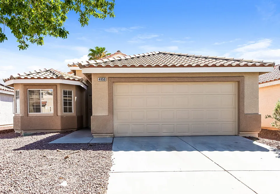 4850 Drifting Pebble St