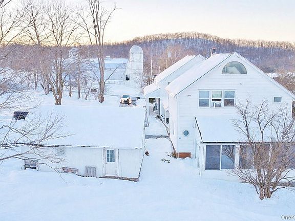 2nd image of 487 Black Meadow Road