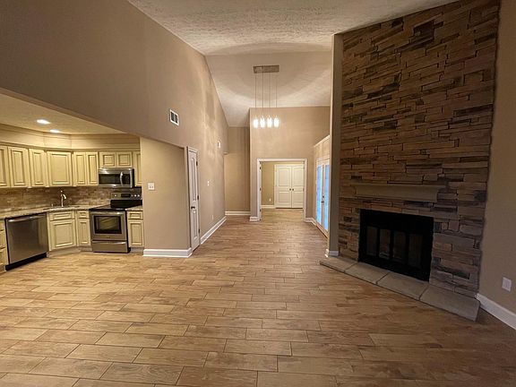 2nd image of 3435 Kenesaw Dr