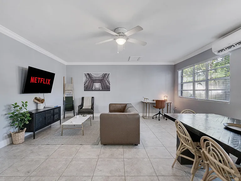 415 S Hyer Ave #B — Photo 25