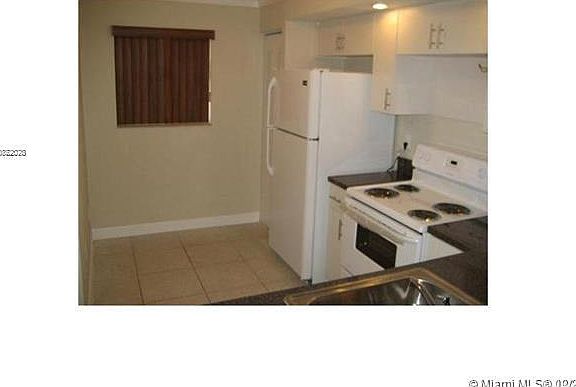 3rd image of 911 NE 209th Ter #104-27