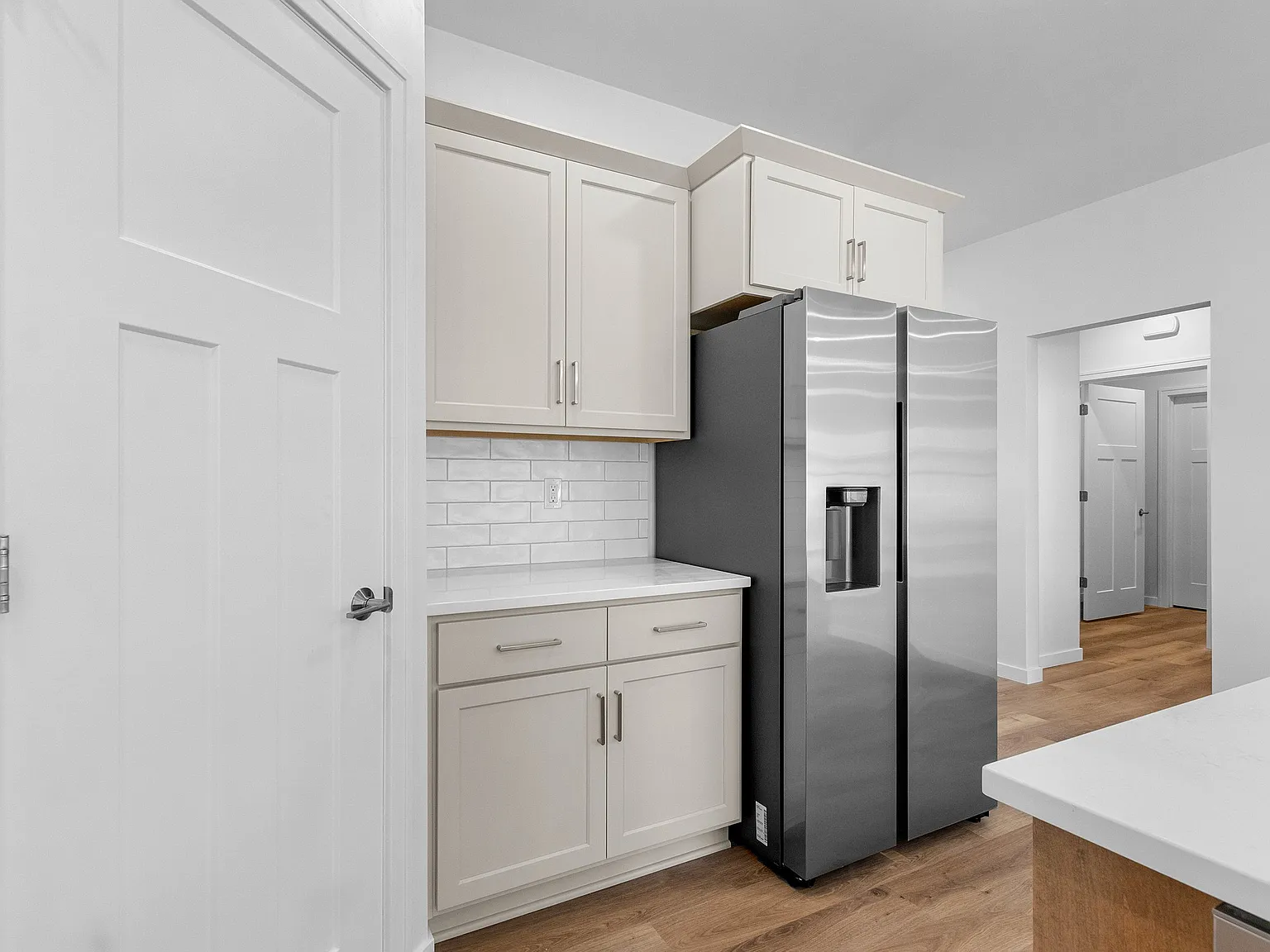 2 bed, 1400 sqft, $2,400 — Photo 4