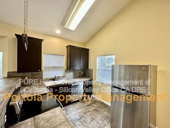 3rd image of 126 Hunolt St #A