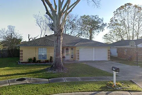 1656 Hampton Dr Photo 1