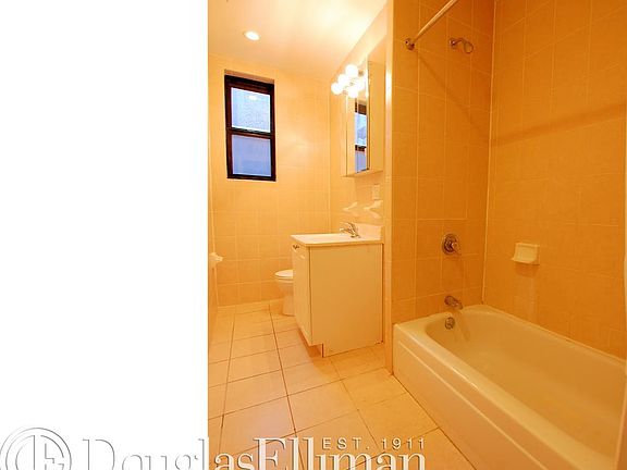 4th image of 217 E 82nd St APT 2D