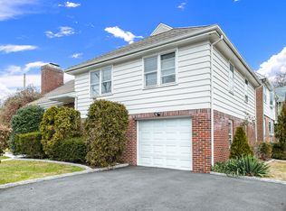 61 1st St, Harrison, NY 10528