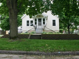 11 1st St NW, Dodge Center, MN 55927