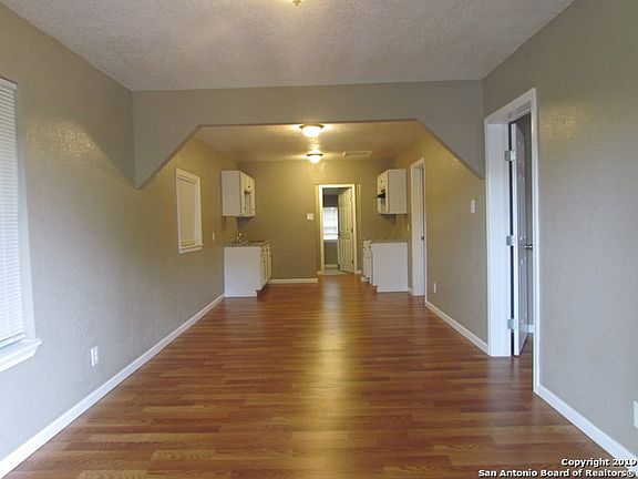 3rd image of 1711 W Laurel
