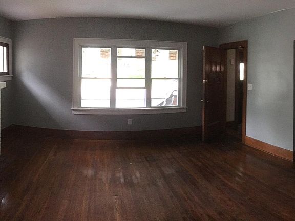 2nd image of 1008 Delia Ave