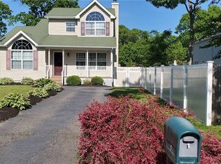 1 The Grn, Shirley, NY 11967