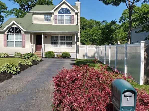 1 The Green, Shirley, NY 11967