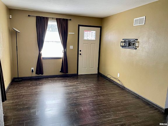 5th image of 619 E Paris Ave