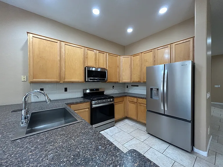 2041 E Fawn Dr — Photo 11