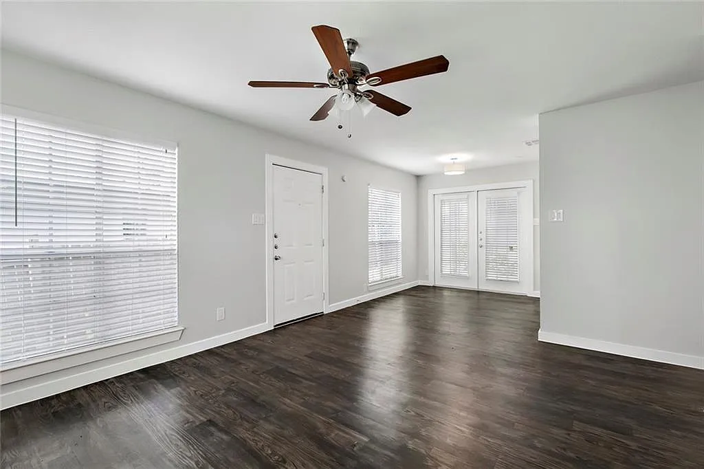 2 bed, 1.0 bath, 1776 sqft, $1,500 — Photo 2