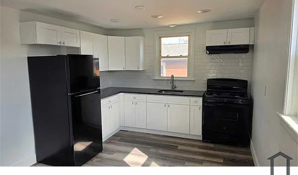 3 bed, $2,995 — Photo 1