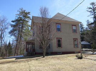 67 Bronson St APT 1, Littleton, NH 03561