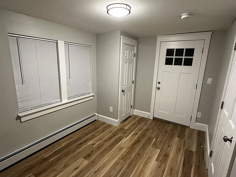 213 Pine St #3 — Photo 5