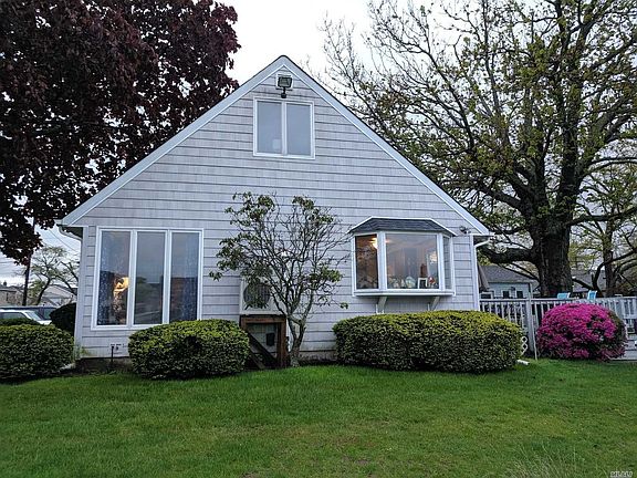 2nd image of 2 E Belle Terre Ave