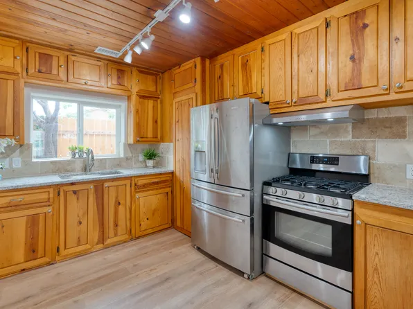 724 School St, Espanola, NM