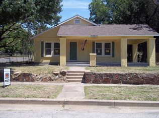 1001 E Davis Ave, Fort Worth, TX 76104