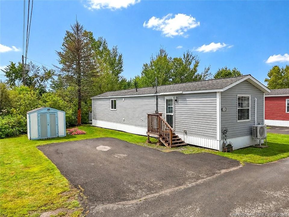 1st image of 28 Douglas Cres