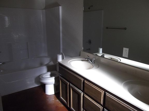 2nd image of 102 1/2 Surrey Ln APT 100B
