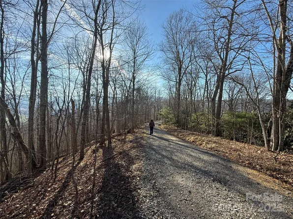 21 Brer Rabbit Trl, Waynesville, NC 28785