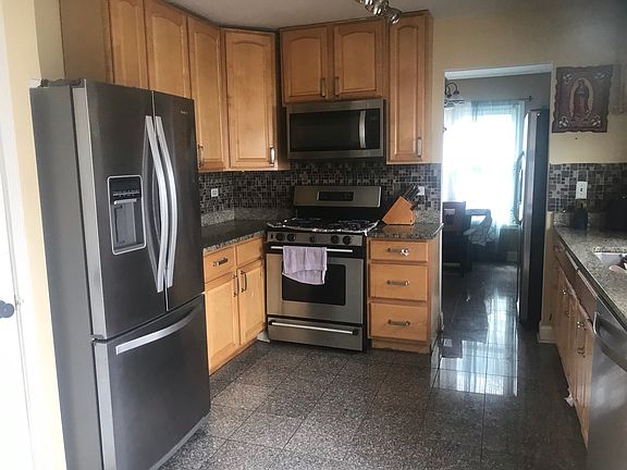 5th image of 1916 Brockton Ln