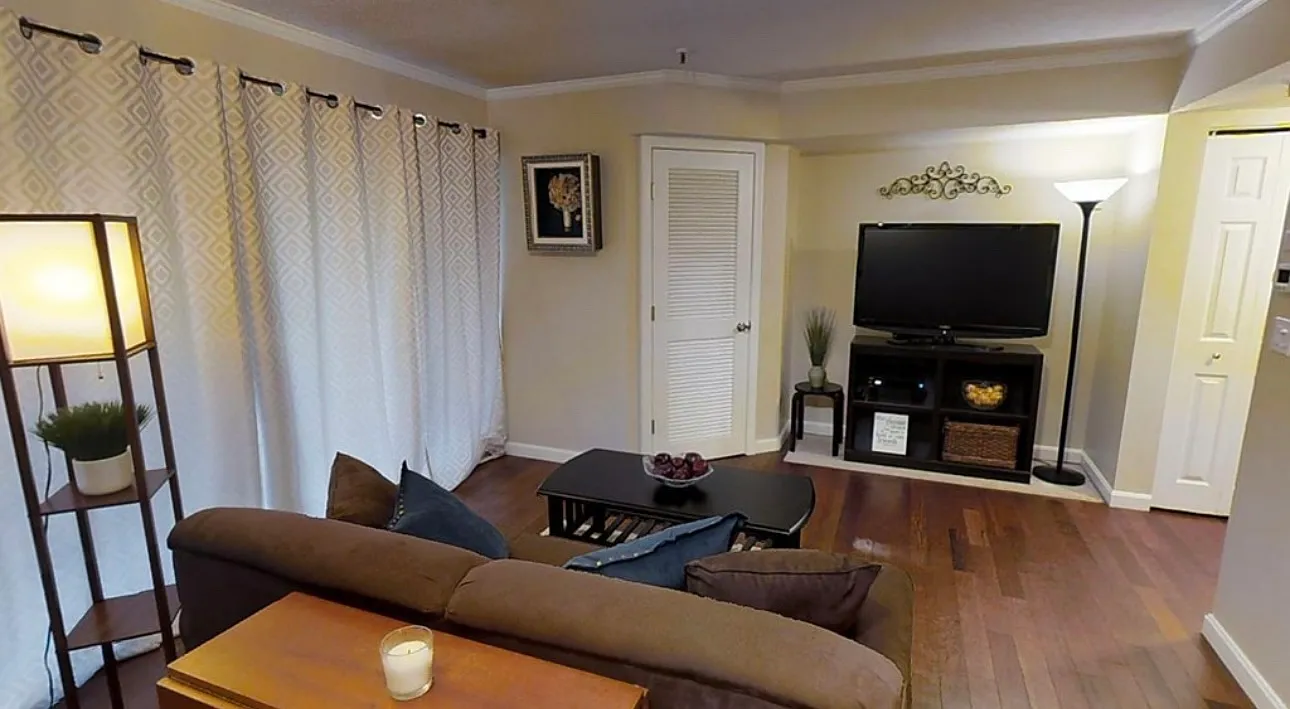 2 bed, 958 sqft, $3,100 — Photo 3