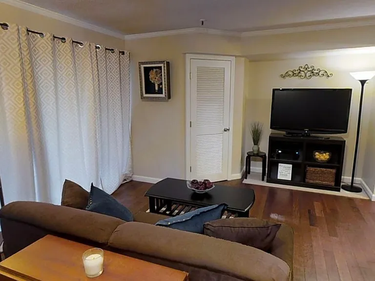 147 Kelton St #309 — Photo 3
